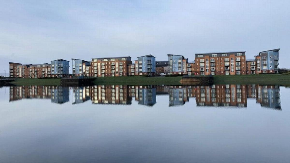 Sea View Apartment At The Beach! Llanelli Esterno foto